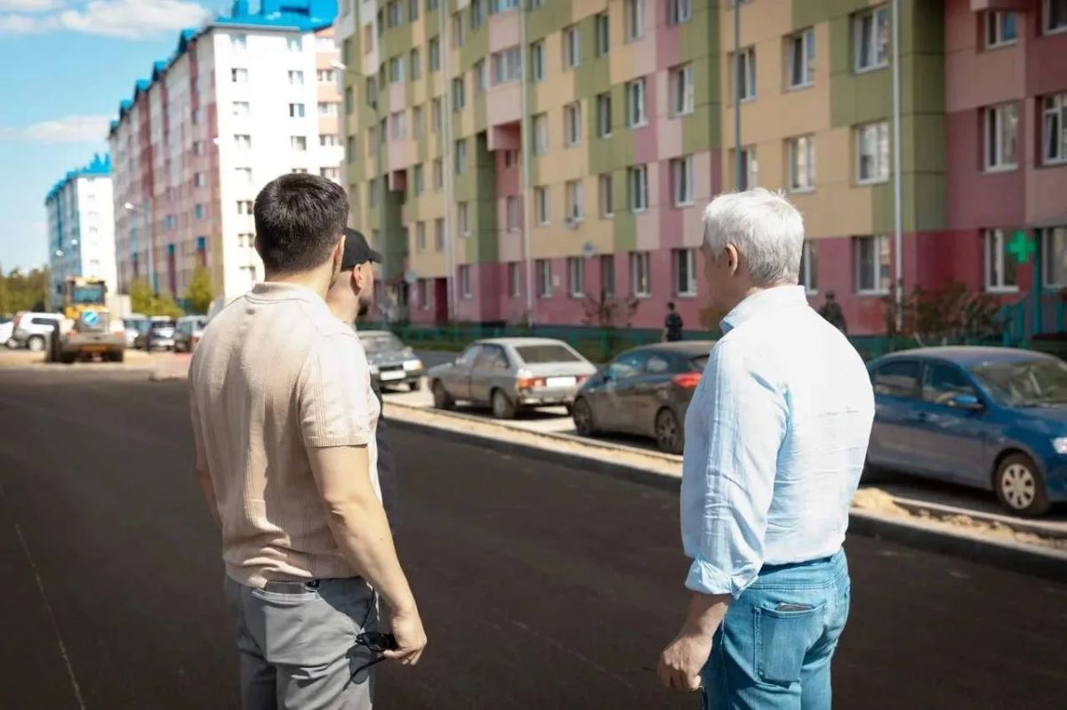 Алексей Романов: Уже несколько лет в городе активно обустраиваем парковочные места: строим новые и приводим в порядок старые территории, где раньше стихийно организовывали стоянки Алексей Романов: Уже несколько лет в городе активно обустраиваем парковочные места: строим новые и приводим в порядок старые территории, где раньше стихийно организовывали стоянки