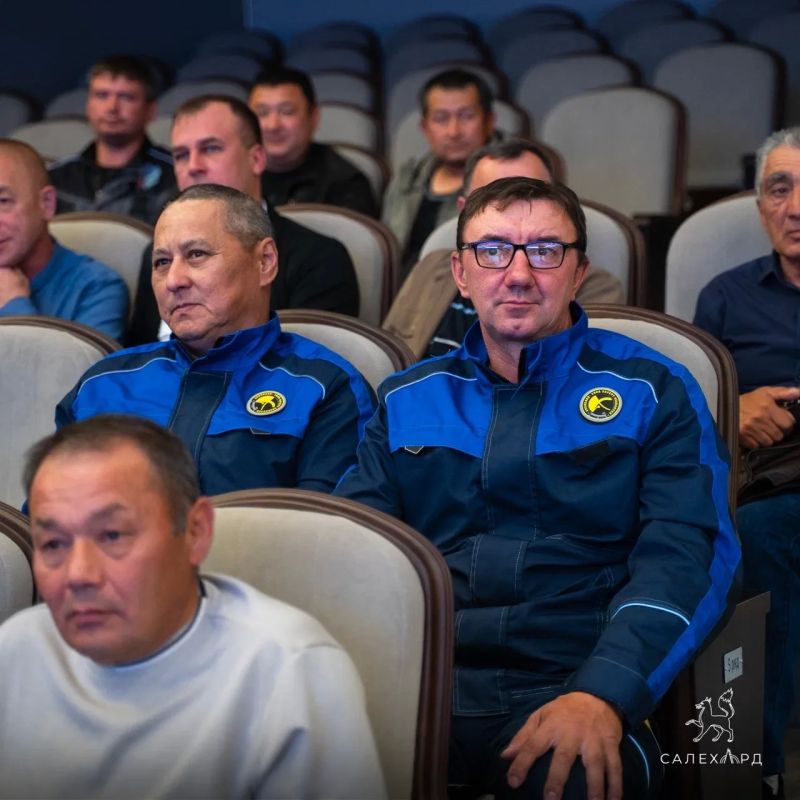 Прямо сейчас они строят больше сотни крупных объектов Прямо сейчас они строят больше сотни крупных объектов