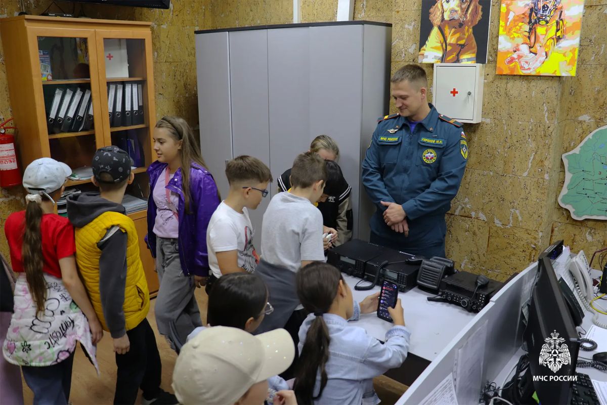 Экскурсия в 1 пожарноспасательную часть стала ярким событием для детей из пришкольного лагеря города Салехард! Экскурсия в 1 пожарноспасательную часть стала ярким событием для детей из пришкольного лагеря города Салехард!