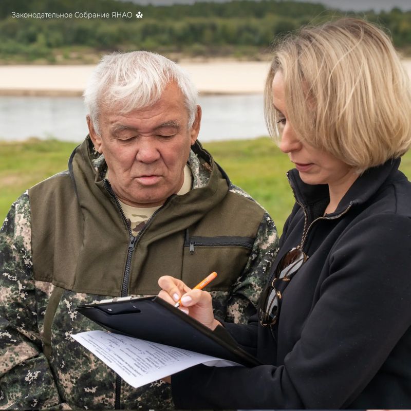 Председатель ямальского парламента Сергей Ямкин и члены рабочей группы по повышению благополучия КМНС посетили Красноселькупский район Председатель ямальского парламента Сергей Ямкин и члены рабочей группы по повышению благополучия КМНС посетили Красноселькупский район