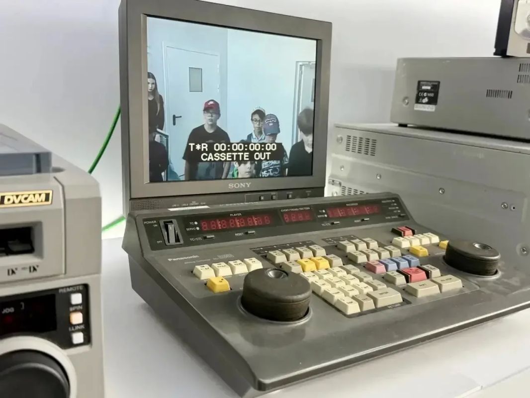 Участники «Горизонта» заглянули за кулисы большого телевидения Участники «Горизонта» заглянули за кулисы большого телевидения