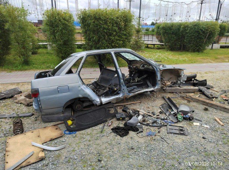 В Салехарде разыскивают владельцев брошенных автомобилей