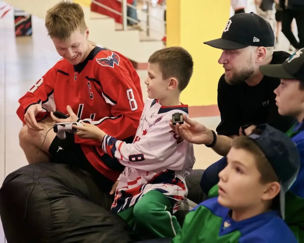 Салехардский хоккеист забрал главный трофей OVI Cyber Cup 2026 Салехардский хоккеист забрал главный трофей OVI Cyber Cup 2026