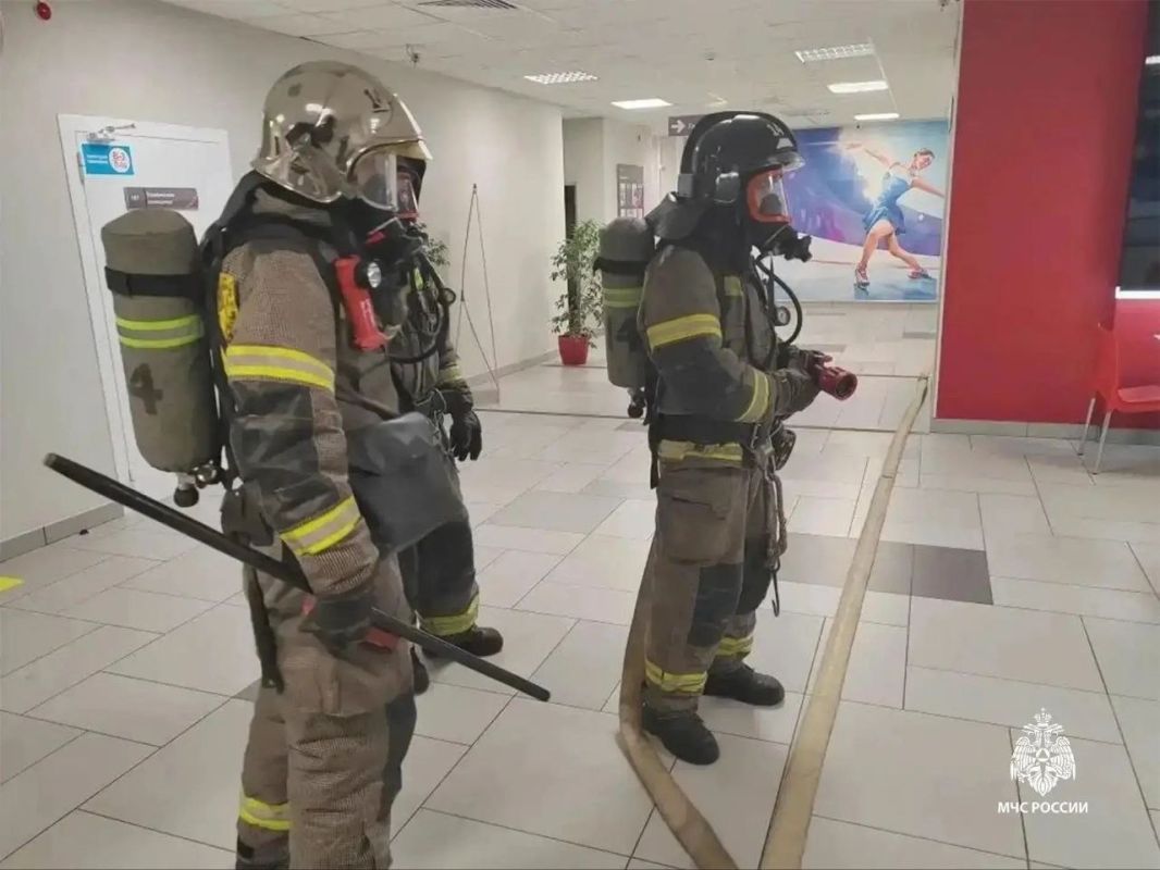 В Лабытнанги проверили пожарную безопасность избирательных участков В Лабытнанги проверили пожарную безопасность избирательных участков