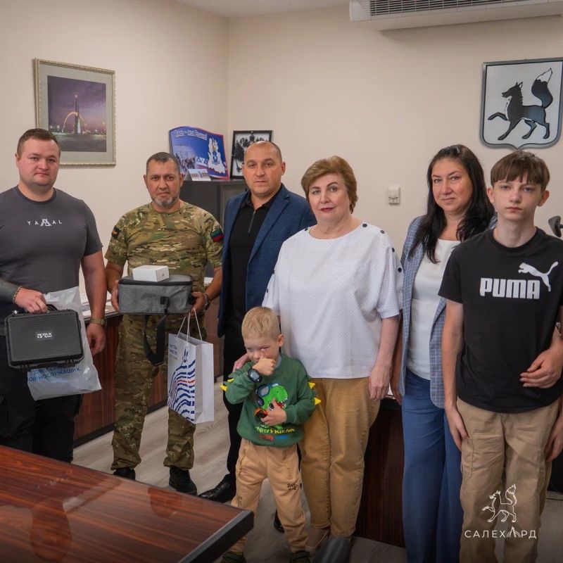 Салехардским военнослужащим передали очередную партию спецоборудования и экипировки Салехардским военнослужащим передали очередную партию спецоборудования и экипировки