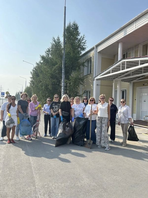 Пятница — время субботников в городе! Пятница — время субботников в городе!