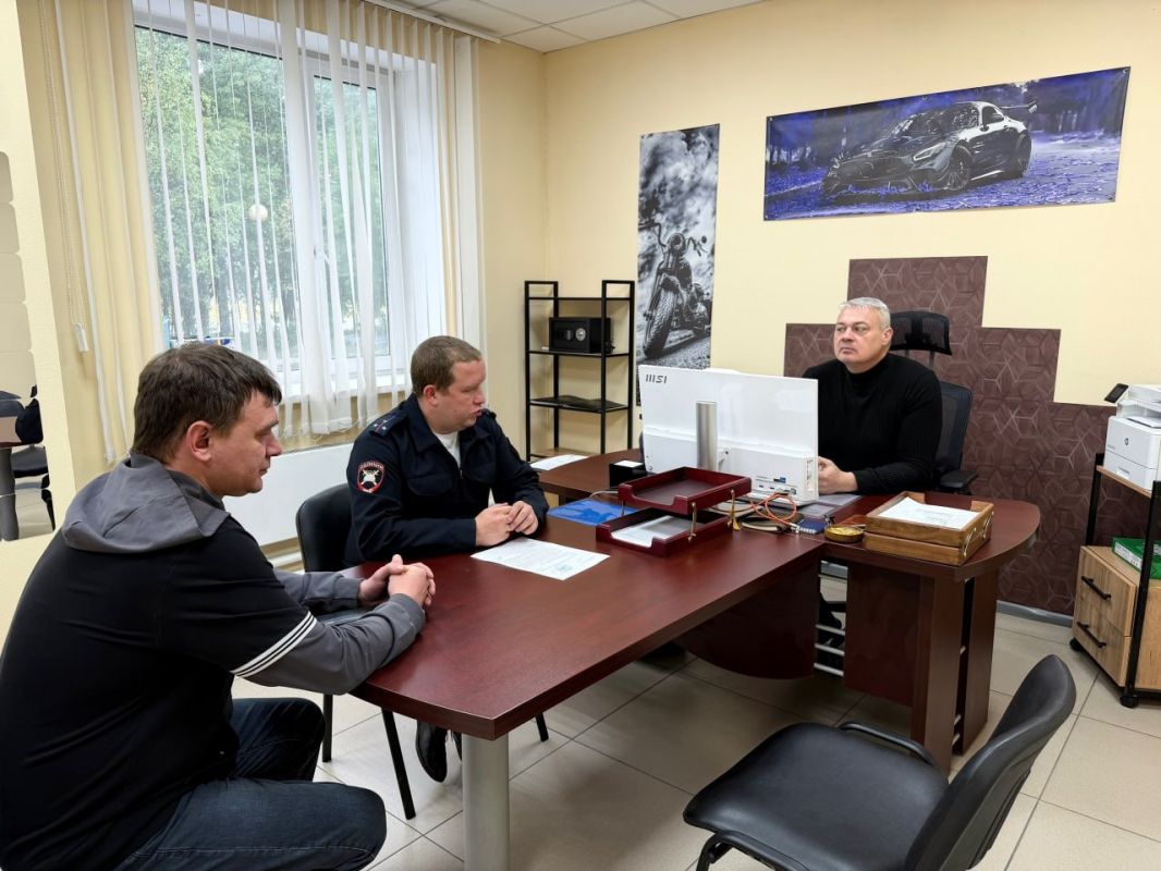 В Ноябрьске автоинспекторы провели встречу с представителями автотранспортных предприятий