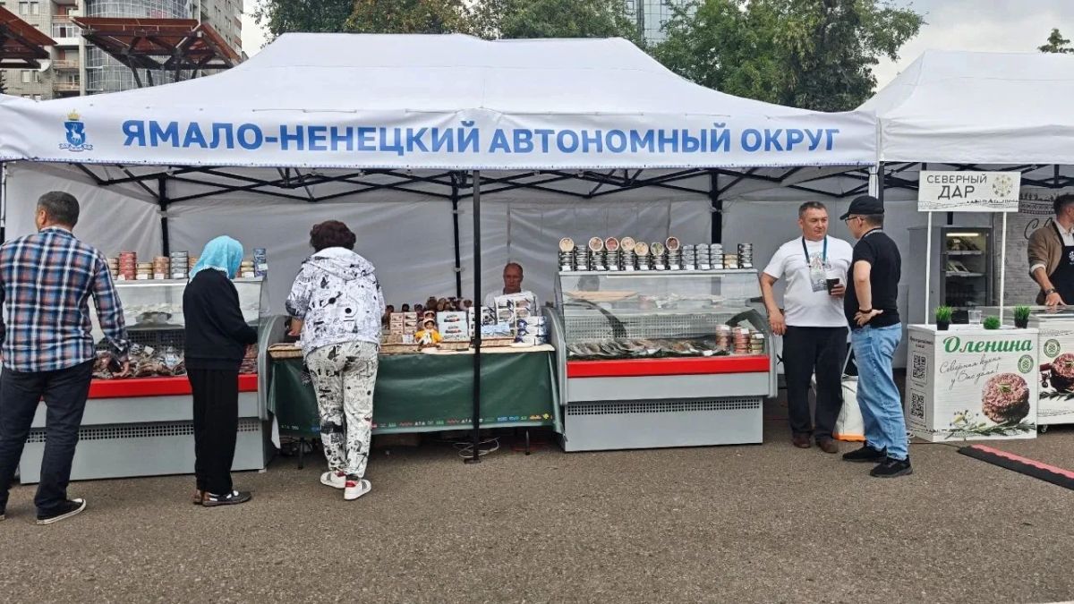 На набережной Красноярска развернулась настоящая северная ярмарка На набережной Красноярска развернулась настоящая северная ярмарка
