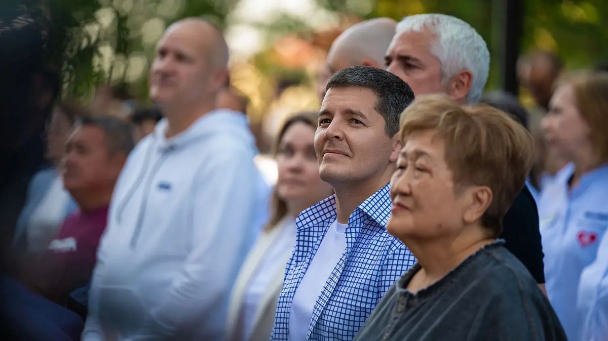 В Ноябрьске открылась самая большая поликлиника на Ямале В Ноябрьске открылась самая большая поликлиника на Ямале