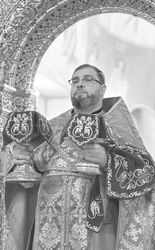 Антон Колодин: Пришла печальная новость. Не стало настоятеля Богоявленского собора иерея Владислава Кошельника