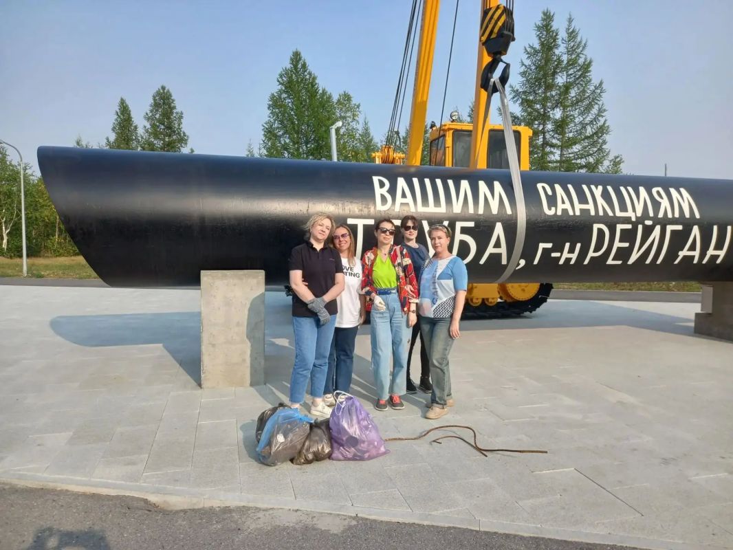 Пятница — время субботников в городе! Пятница — время субботников в городе!
