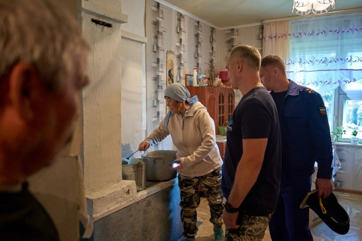 Глава Салехарда проверил подготовку Пельвожа к зиме Глава Салехарда проверил подготовку Пельвожа к зиме