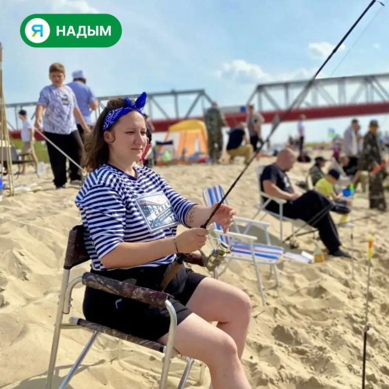 В Надыме прямо сейчас выясняют, у кого клюёт лучше всех В Надыме прямо сейчас выясняют, у кого клюёт лучше всех