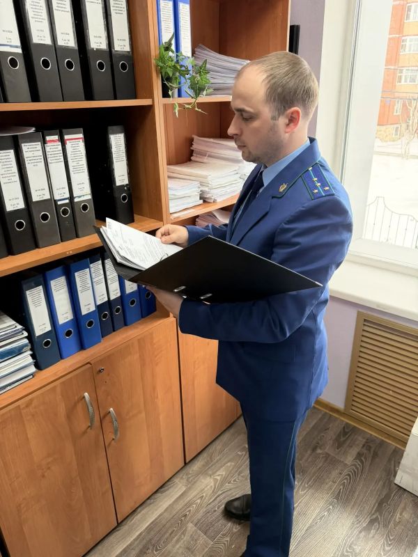 По постановлению прокуратуры Пуровского района местный житель привлечен к ответственности за оскорбление