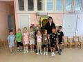 В детском саду Ноябрьска Госавтоинспекция провела игровую беседу по дорожной безопасности