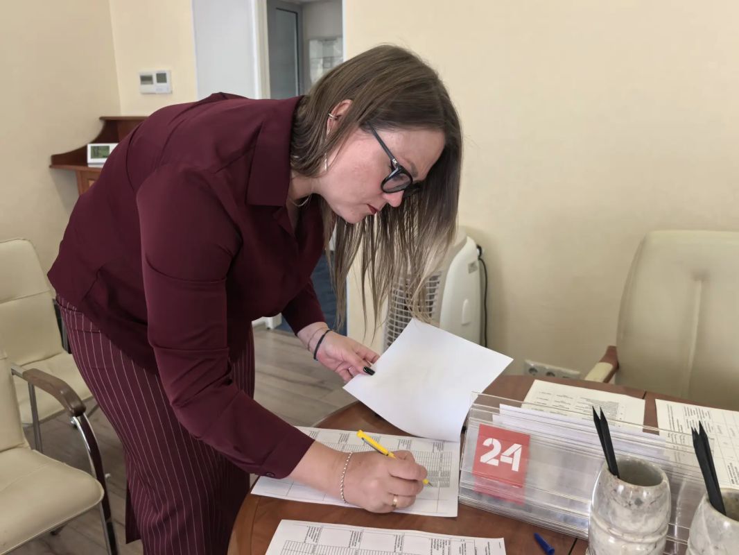 В Избиркоме Ямала прошла жеребьевка по распределению бесплатного эфирного времени и печатной площади в СМИ для размещения агитационных материалов кандидатов и партий на выборах в Государственную Думу и Тюменскую областную... В Избиркоме Ямала прошла жеребьевка по распределению бесплатного эфирного времени и печатной площади в СМИ для размещения агитационных материалов кандидатов и партий на выборах в Государственную Думу и Тюменскую областную...