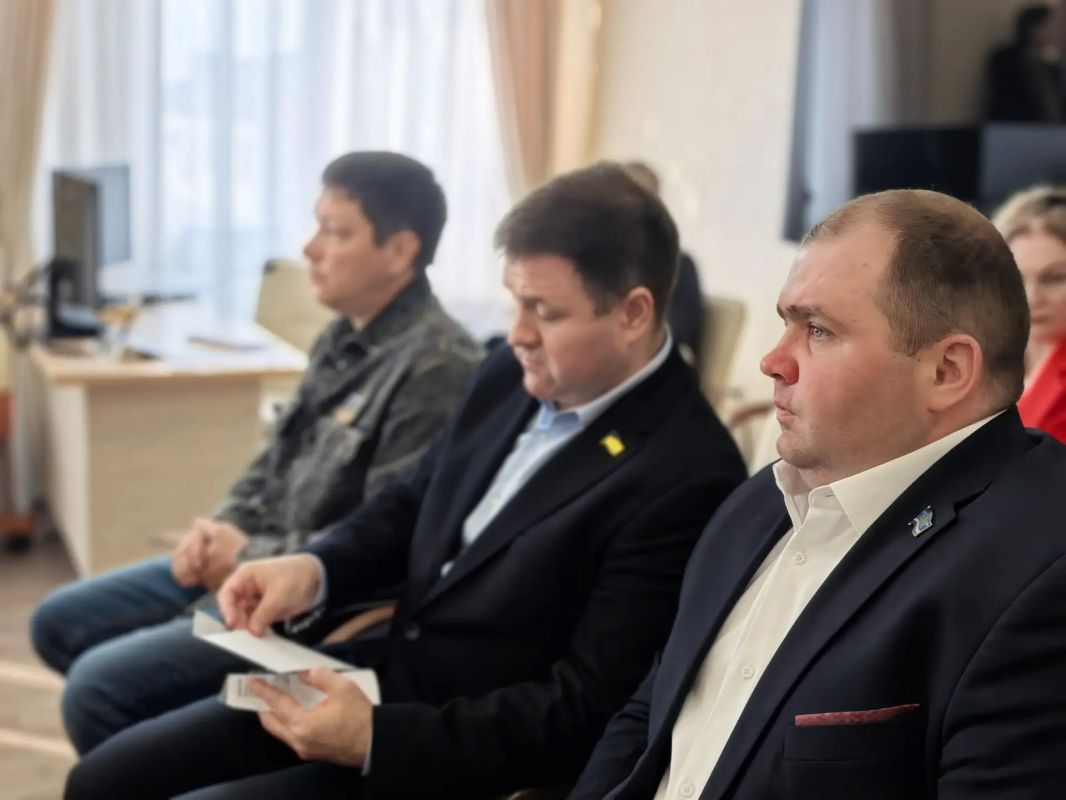 В Избиркоме Ямала прошла жеребьевка по распределению бесплатного эфирного времени и печатной площади в СМИ для размещения агитационных материалов кандидатов и партий на выборах в Государственную Думу и Тюменскую областную... В Избиркоме Ямала прошла жеребьевка по распределению бесплатного эфирного времени и печатной площади в СМИ для размещения агитационных материалов кандидатов и партий на выборах в Государственную Думу и Тюменскую областную...