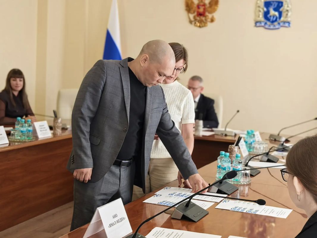 В Избиркоме Ямала прошла жеребьевка по распределению бесплатного эфирного времени и печатной площади в СМИ для размещения агитационных материалов кандидатов и партий на выборах в Государственную Думу и Тюменскую областную... В Избиркоме Ямала прошла жеребьевка по распределению бесплатного эфирного времени и печатной площади в СМИ для размещения агитационных материалов кандидатов и партий на выборах в Государственную Думу и Тюменскую областную...
