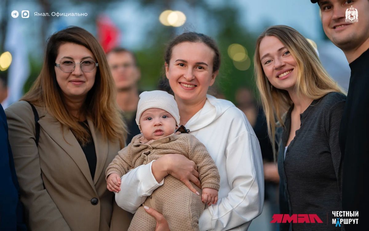 На встрече с Дмитрием Артюховым в Губкинском в объектив попали самые заботливые молодые папы и мамы со своими малышами, которые провели время не менее продуктивно, чем взрослые На встрече с Дмитрием Артюховым в Губкинском в объектив попали самые заботливые молодые папы и мамы со своими малышами, которые провели время не менее продуктивно, чем взрослые