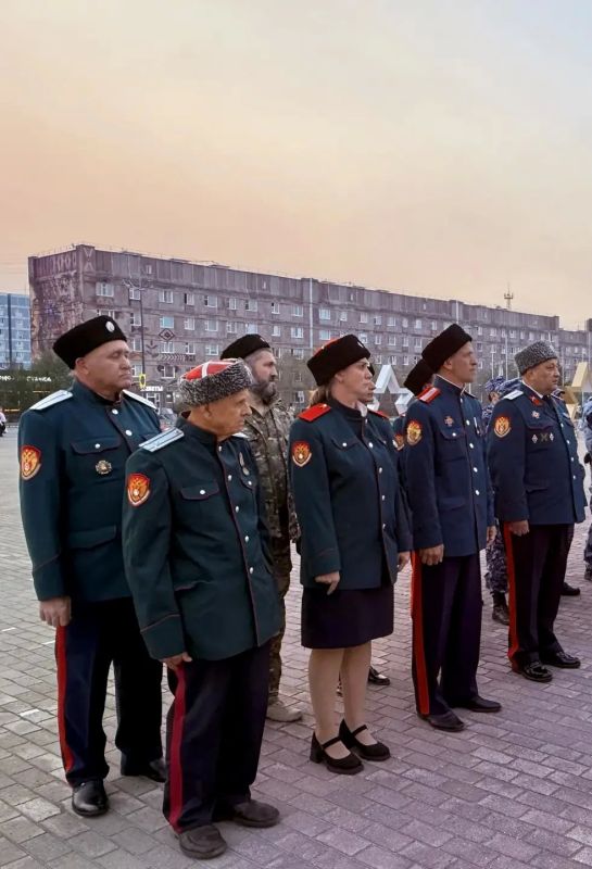 В Новом Уренгое прошёл общегородской гарнизонный развод нарядов, заступающих на охрану общественного порядка В Новом Уренгое прошёл общегородской гарнизонный развод нарядов, заступающих на охрану общественного порядка