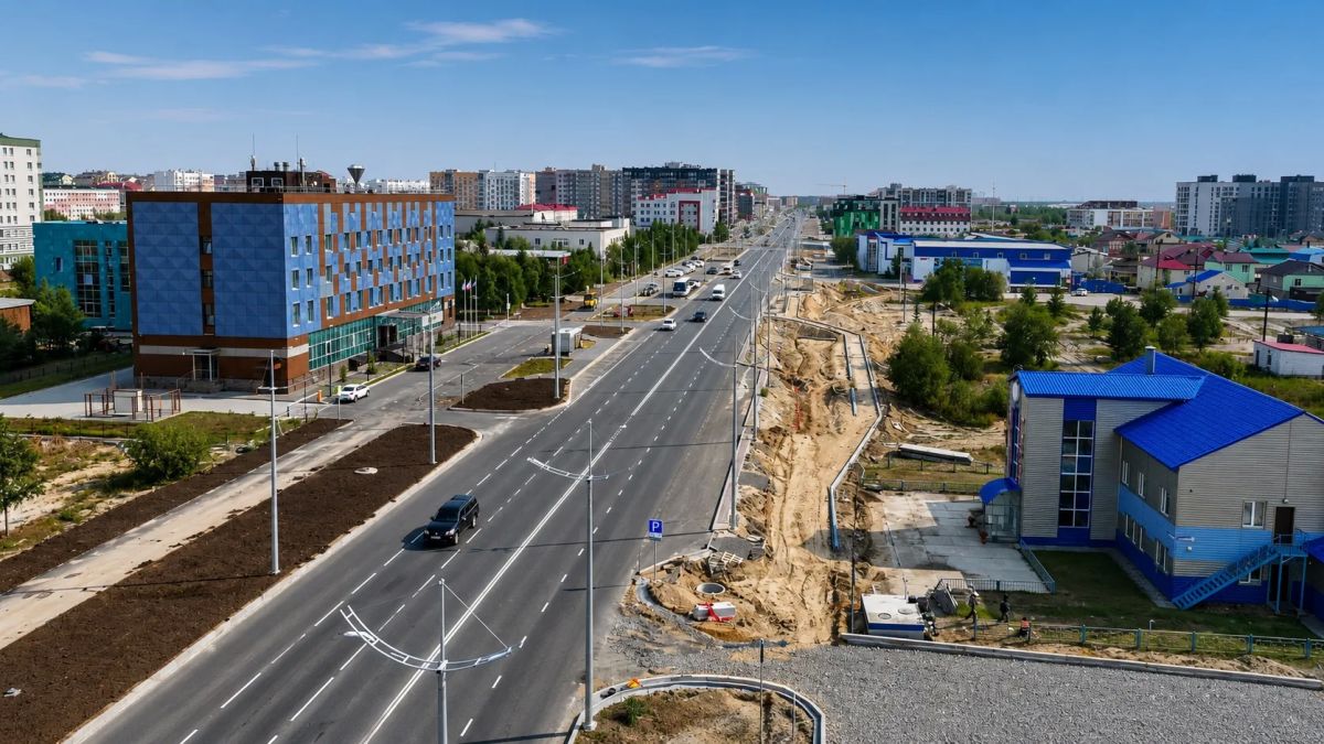 В Новом Уренгое реконструируют 6,46 км городских дорог В Новом Уренгое реконструируют 6,46 км городских дорог