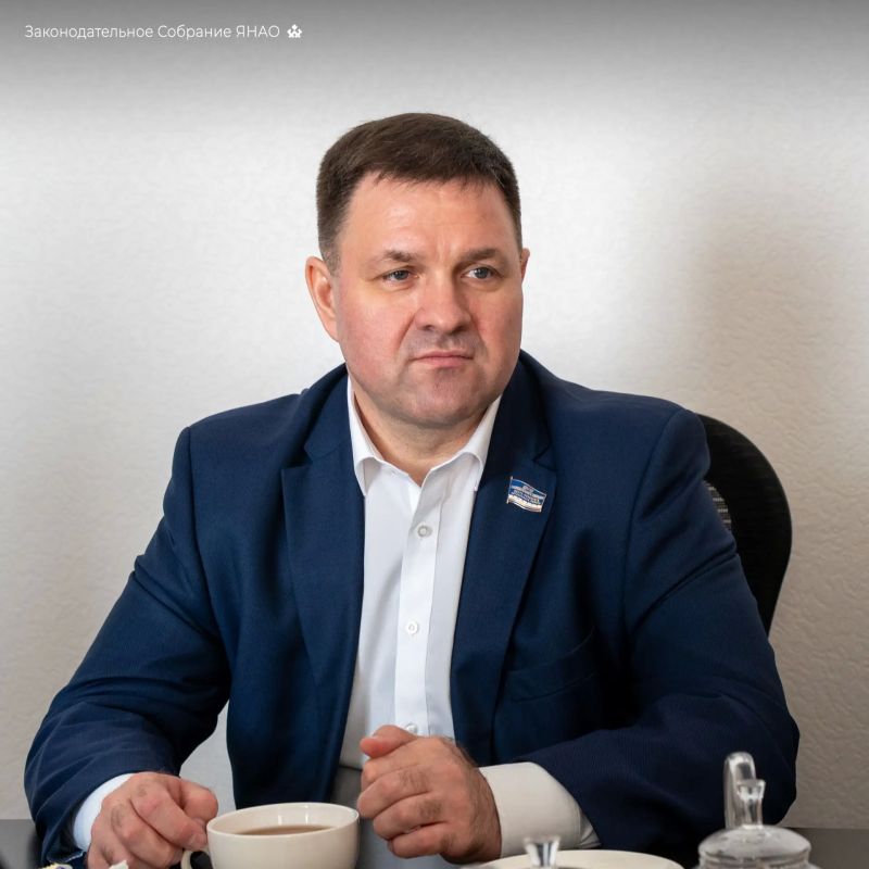В заксобрании Ямала прошла встреча депутатов с директором регуправления Почты России Ольгой Мининой В заксобрании Ямала прошла встреча депутатов с директором регуправления Почты России Ольгой Мининой