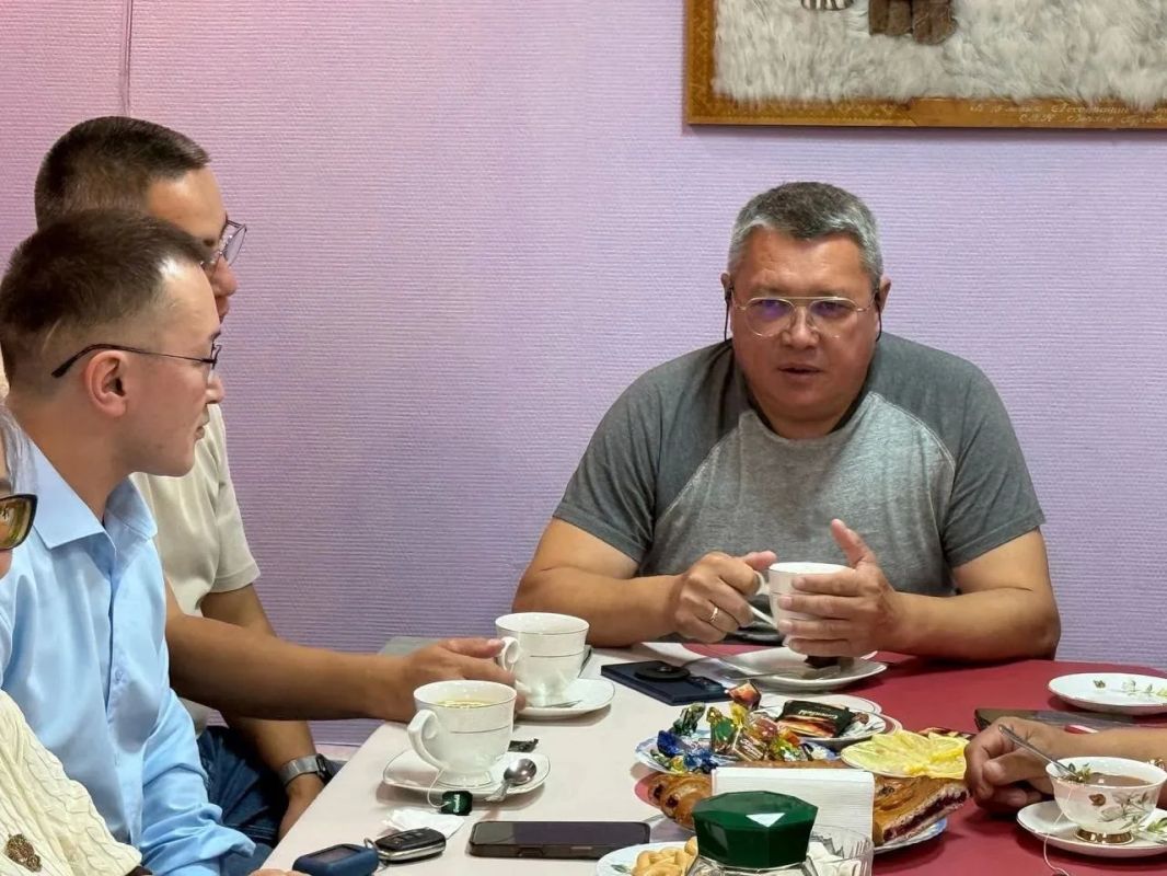 Председатель ямальского парламента Сергей Ямкин провел встречу в Тарко-Сале с представителями Ассоциации «Ямал-потомкам!» и активом Совета коренных малочисленных народов Севера при главе района