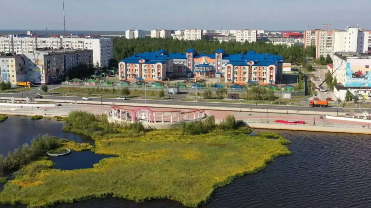 Встреча с губернатором Дмитрием Артюховым на набережной Надыма начнётся уже через час!