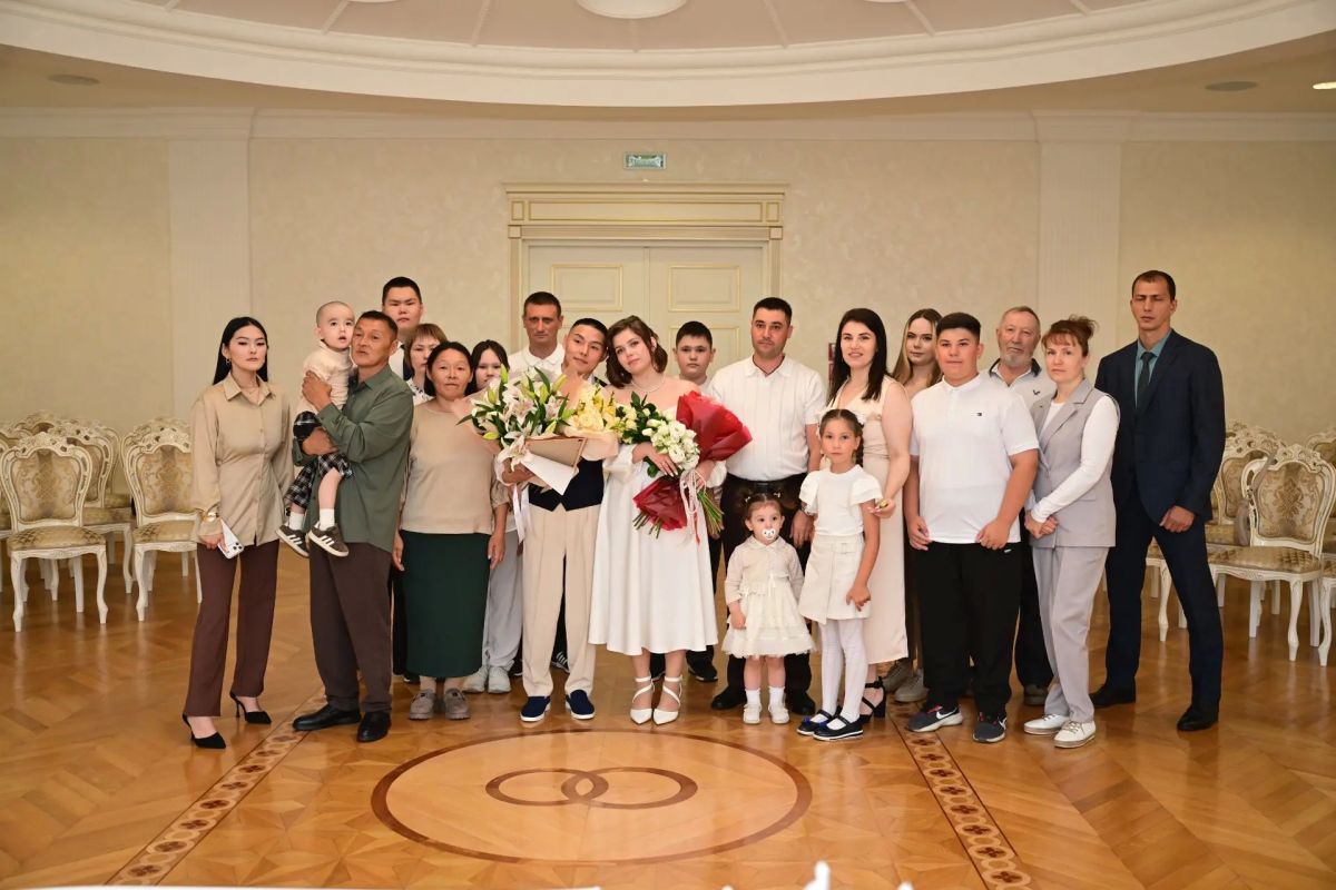 500-я пара Нового Уренгоя зарегистрировала брак в красивую дату 500-я пара Нового Уренгоя зарегистрировала брак в красивую дату