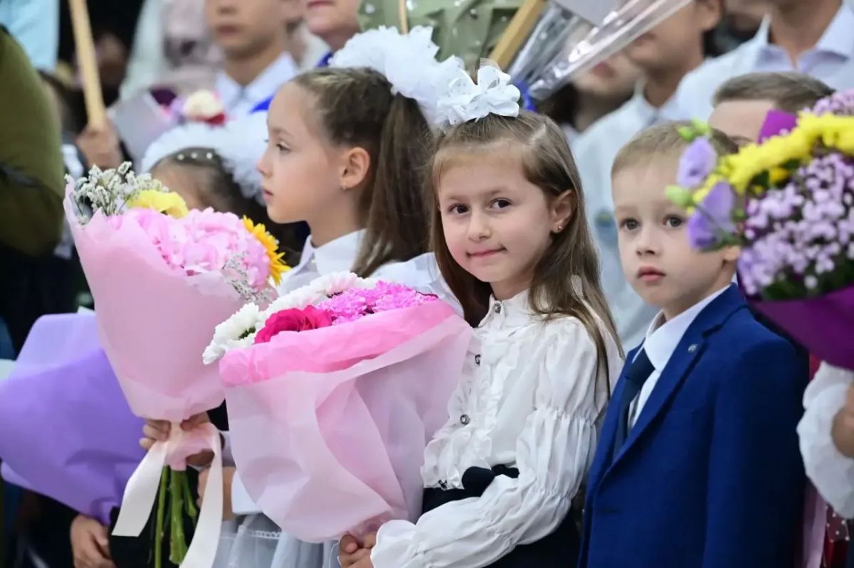 Антон Колодин: Поздравляем с Днём знаний учеников, родителей и педагогов! Антон Колодин: Поздравляем с Днём знаний учеников, родителей и педагогов!