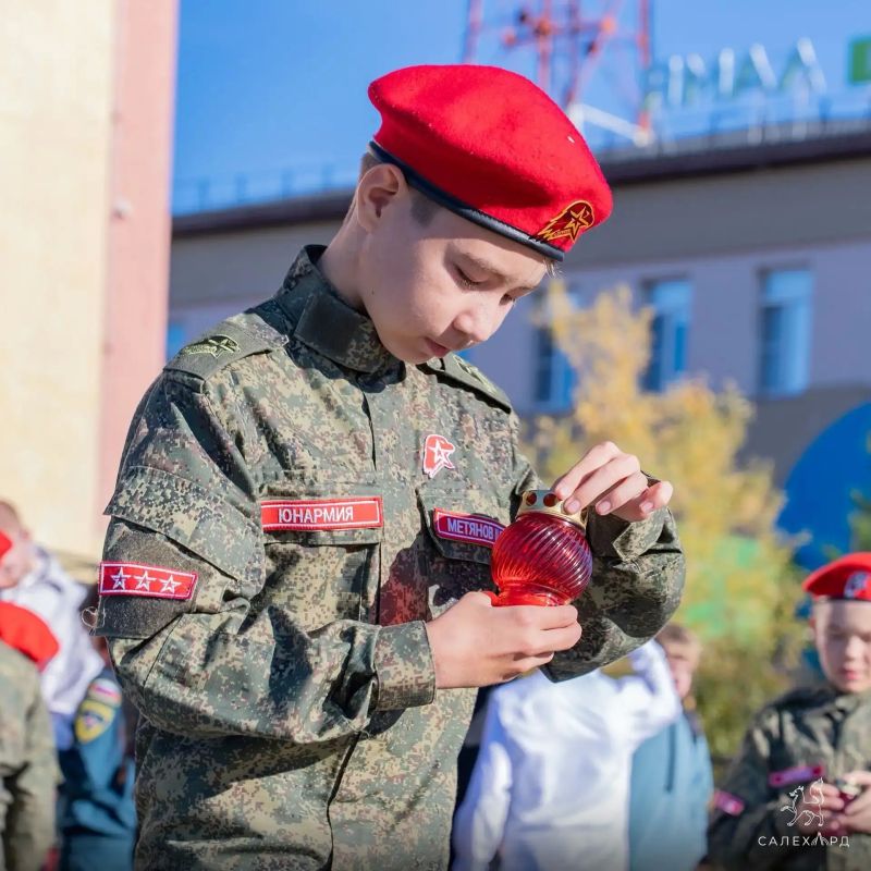 Подростки Салехарда встретились с героем Подростки Салехарда встретились с героем