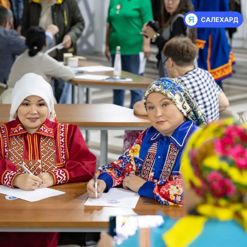 В Салехарде прошёл Всероссийский просветительский диктант «Россия — дом народов» В Салехарде прошёл Всероссийский просветительский диктант «Россия — дом народов»