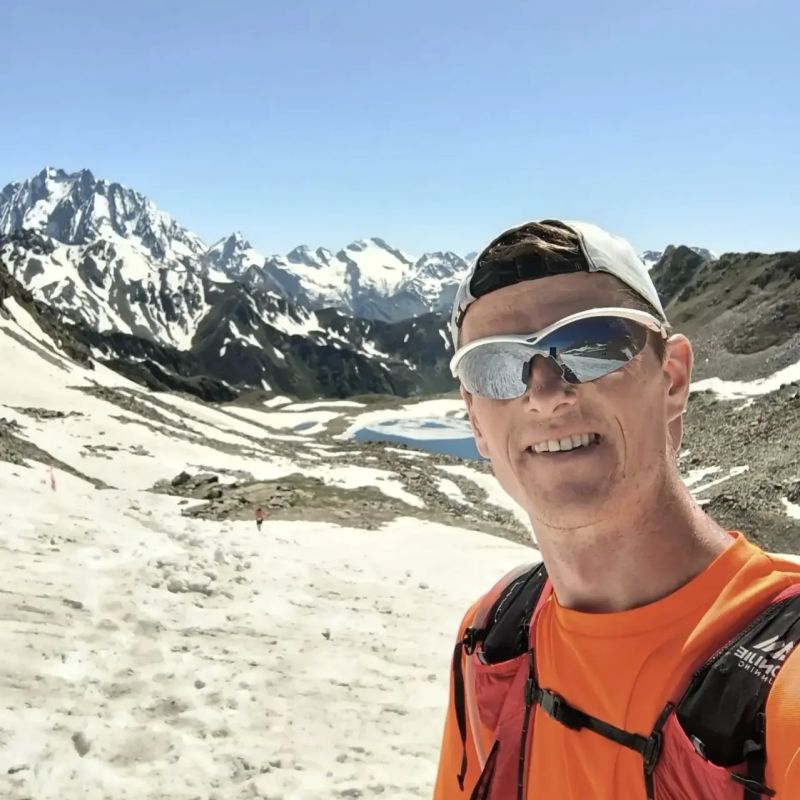 Спортсмен из Губкинского завоевал серебро по итогам двухдневной гонки ROSA PEAK 55 Спортсмен из Губкинского завоевал серебро по итогам двухдневной гонки ROSA PEAK 55