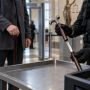 Салехардец спрятал 30-сантиметровый клинок в трости