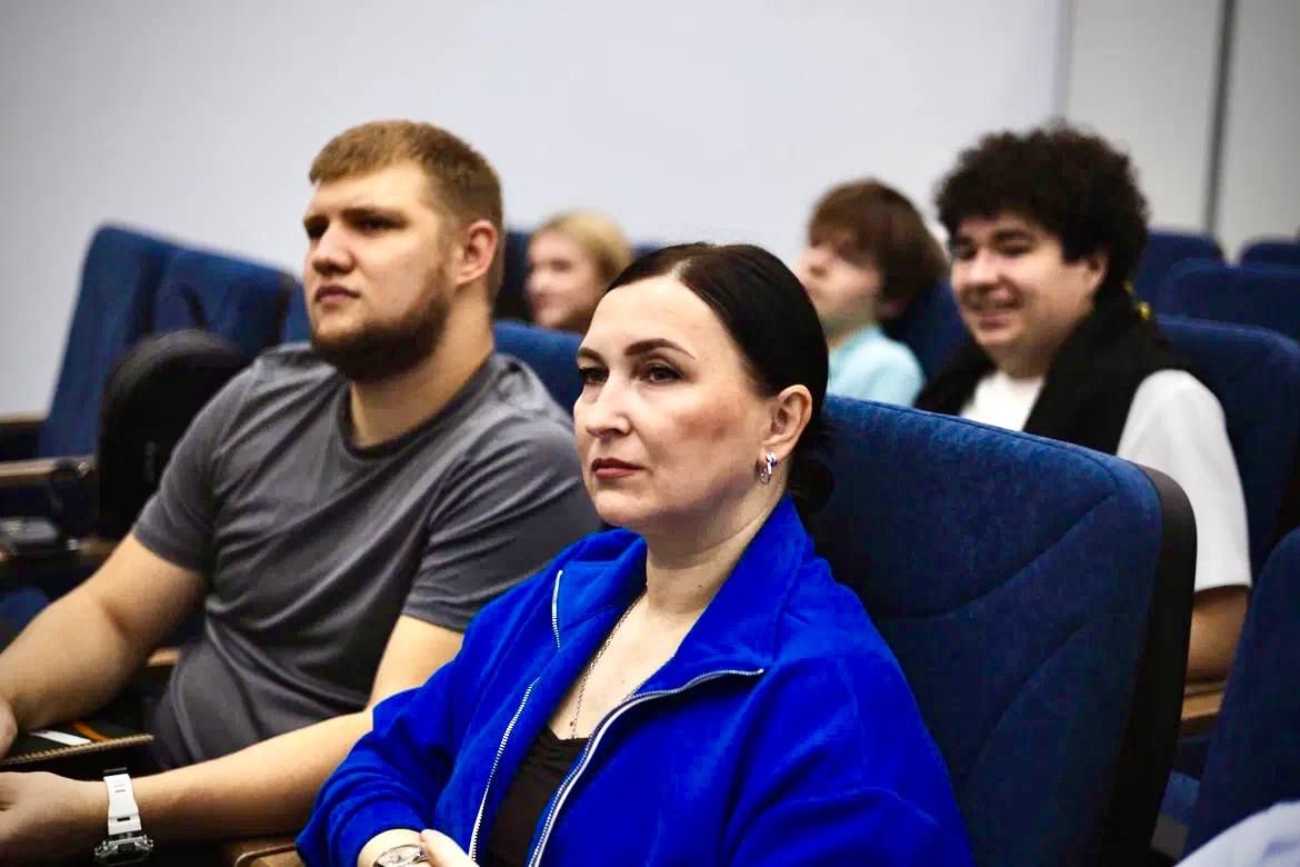 Именно от качества обслуживания зависит, захотят ли жители и гости Ноябрьска возвращаться в кафе, рестораны и гостиницы Именно от качества обслуживания зависит, захотят ли жители и гости Ноябрьска возвращаться в кафе, рестораны и гостиницы
