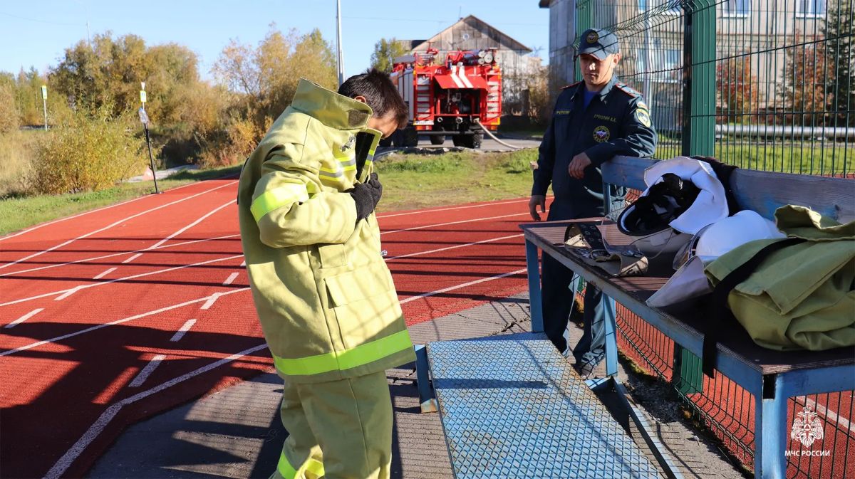 В Салехарде завершился окружной слёт-соревнование «Школа безопасности» В Салехарде завершился окружной слёт-соревнование «Школа безопасности»
