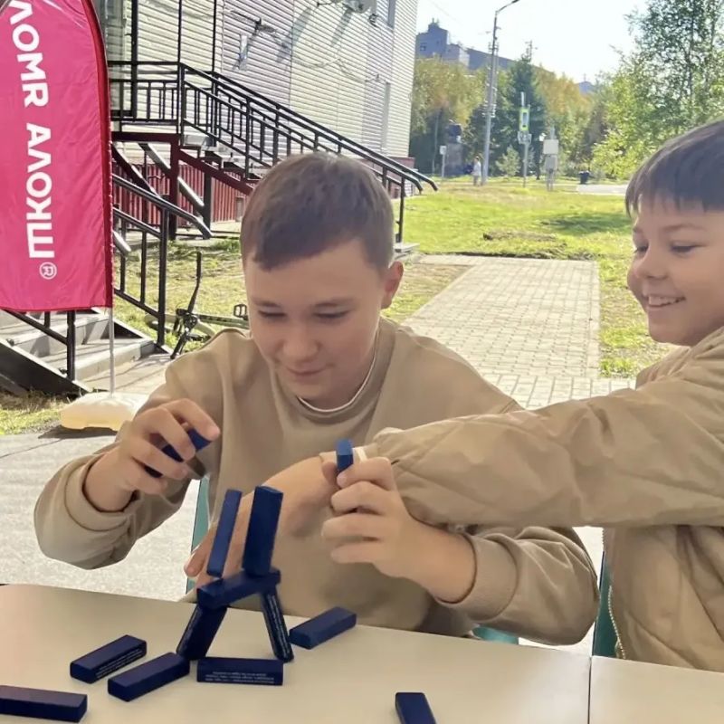 В День города на площади у «Геолога» - ни минуты без движения! В День города на площади у «Геолога» - ни минуты без движения!