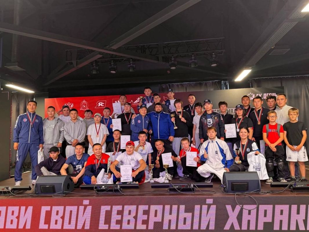 85 спортсменов Ямала сразились за медали в масс-рестлинге 85 спортсменов Ямала сразились за медали в масс-рестлинге