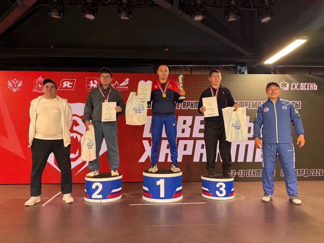 85 спортсменов Ямала сразились за медали в масс-рестлинге 85 спортсменов Ямала сразились за медали в масс-рестлинге