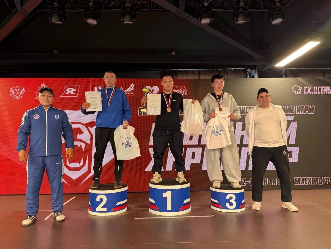 85 спортсменов Ямала сразились за медали в масс-рестлинге 85 спортсменов Ямала сразились за медали в масс-рестлинге