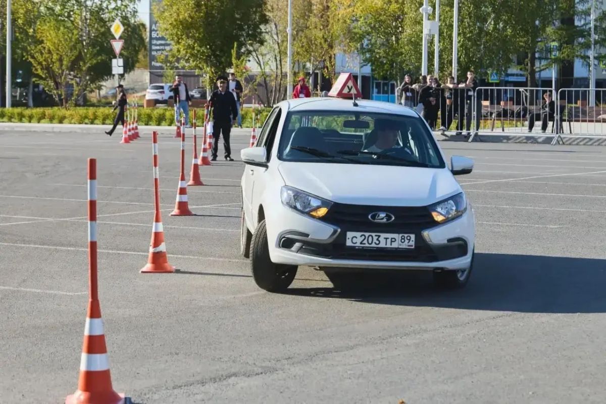 На Ямале завершился региональный конкурс по автомногоборью среди подростков На Ямале завершился региональный конкурс по автомногоборью среди подростков