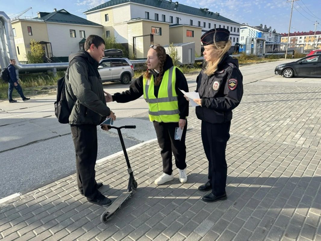 Тазовские автоинспекторы совместно с родительской общественностью провели акцию «Родительский патруль»