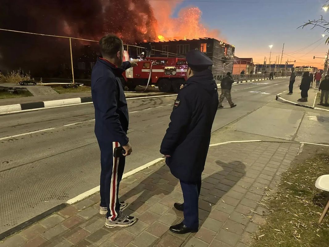 Ночной пожар оставил жителей Тазовского без крыши над головой