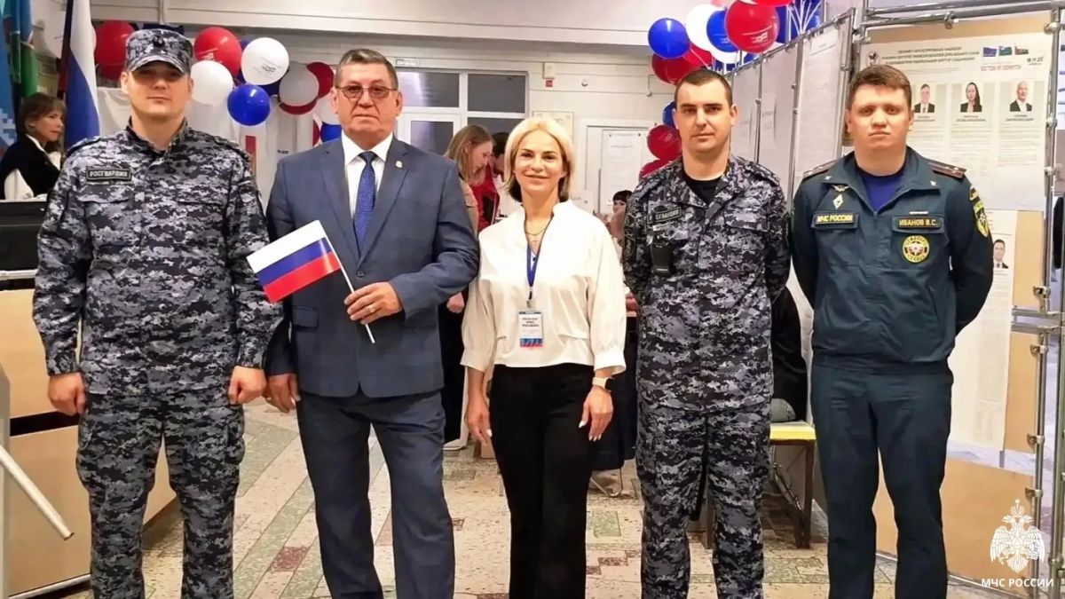 Ямал за безопасные выборы. На территории округа стартовал первый день трёхдневного голосования на выборах в Государственную думу Российской Федерации Ямал за безопасные выборы. На территории округа стартовал первый день трёхдневного голосования на выборах в Государственную думу Российской Федерации