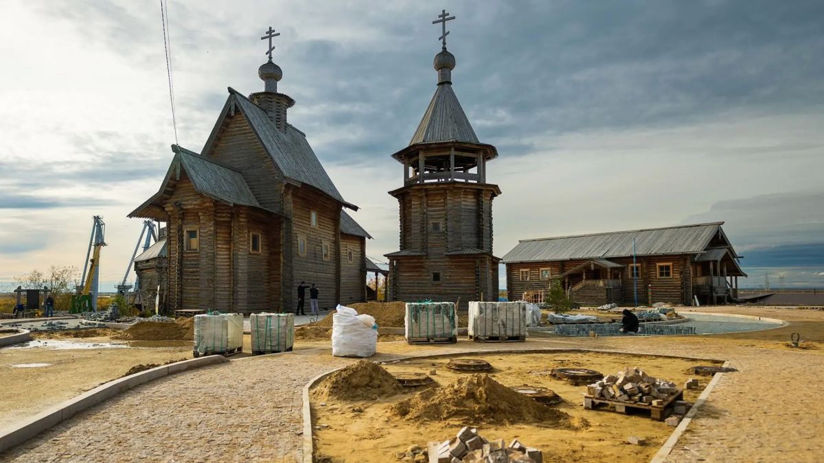 Дмитрий Артюхов и Алексей Титовский проверили ход благоустройства в Салехарде Дмитрий Артюхов и Алексей Титовский проверили ход благоустройства в Салехарде
