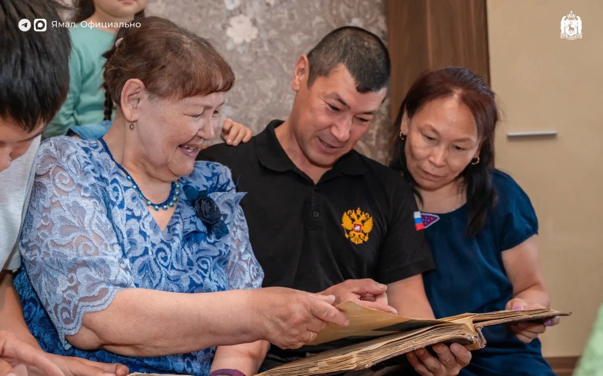 Семья Салиндер из Ямальского района удостоена медали ордена «Родительская слава» Семья Салиндер из Ямальского района удостоена медали ордена «Родительская слава»