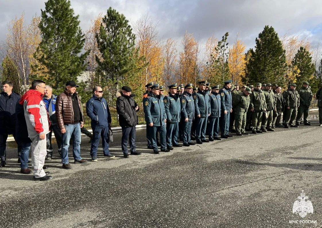 На учебно-тренировочном полигоне Нового Уренгоя прошли показательные пожарно-тактические учения