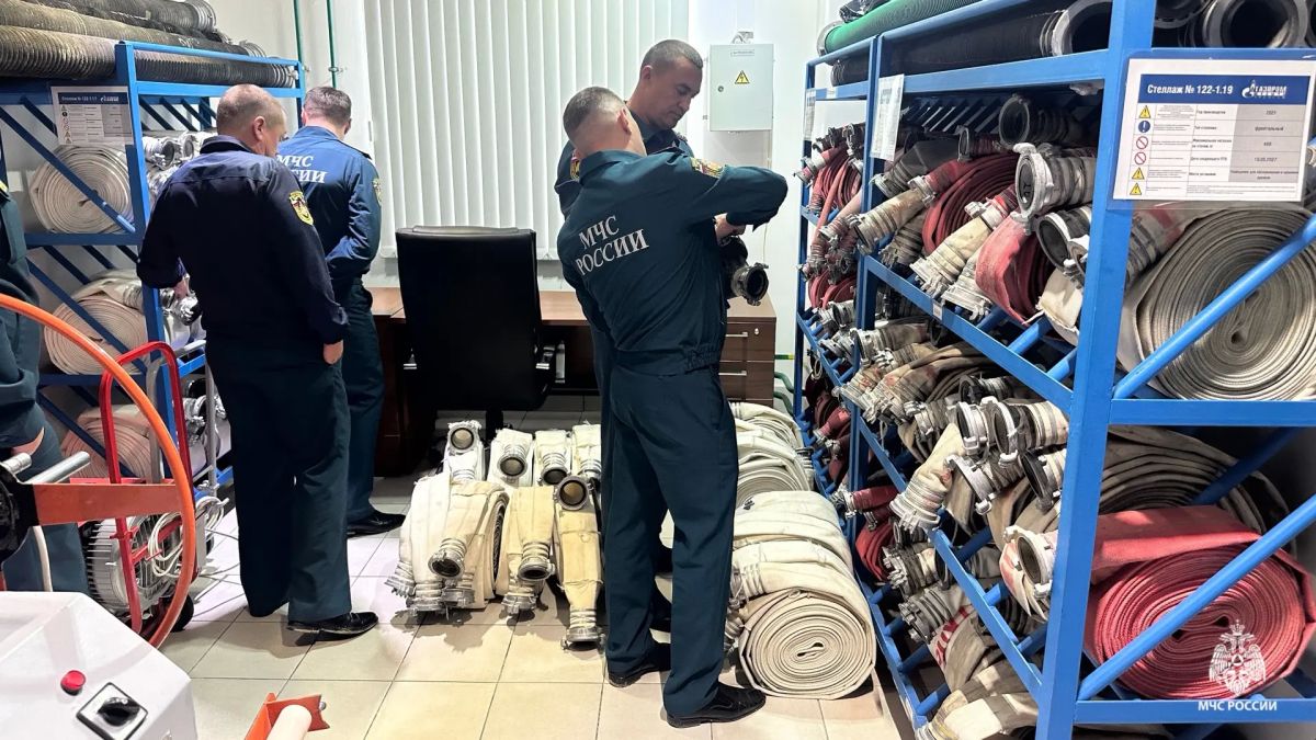 В Новом Уренгое участники учебнометодического сбора посетили памятные и профильные объекты В Новом Уренгое участники учебнометодического сбора посетили памятные и профильные объекты