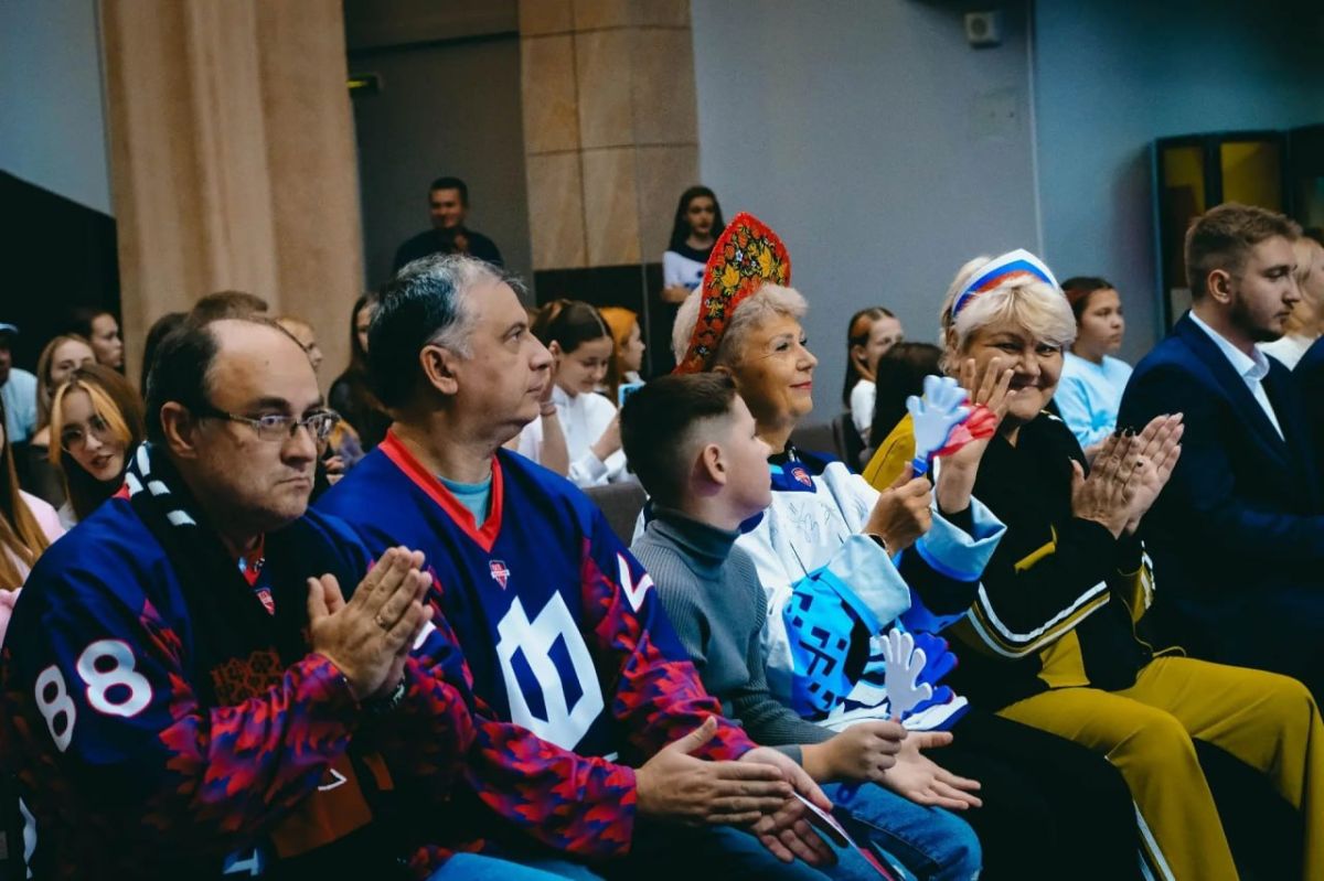 В Салехарде состоялась презентация обновлённой команды «ФАКЕЛ ЯМАЛ» В Салехарде состоялась презентация обновлённой команды «ФАКЕЛ ЯМАЛ»
