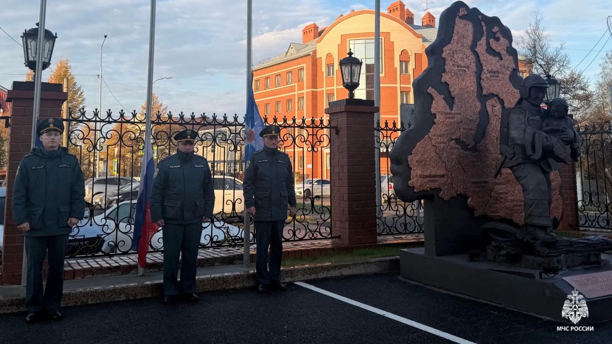 Традиционное начало недели в Главном управлении МЧС России по ЯНАО